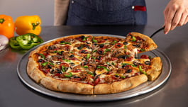 3 Factors That Make Par-Baked Pizza Crusts Ideal for C-Stores