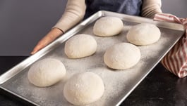4 Ways to Manage Restaurant Supply Chain Disruptions Using Dough Balls